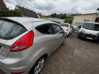 Gebraucht Ford Fiesta Titanium 82 PS (60 kW) 2012 Silber Kleinwagen