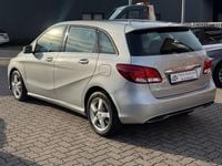 Gebraucht Mercedes B180 109 PS (80 kW) 2015 Silber Van / Kleinbus