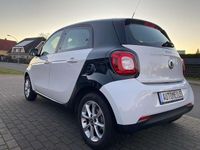 Gebraucht Smart ForFour Basis 71 PS (52 kW) 2016 Schwarz/weiss Kleinwagen
