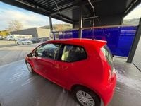 Usado VW up! 60 CV (44 kW) 2012 Rojo Utilitario