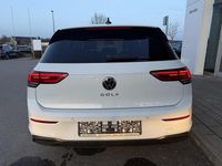 Gebraucht VW Golf VIII Active 131 PS (96 kW) 2023 Weiß Limousine