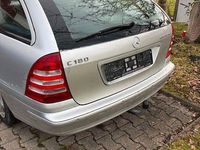 Gebraucht Mercedes C180 Classic 143 PS (105 kW) 2004 Silber Kombi