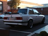 Gebraucht BMW 325 Performance 171 PS (125 kW) 1986 Weiß Limousine