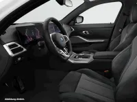 Gebraucht BMW 330e 292 PS (214 kW) 2025 Weiß Kombi