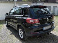 Second-hand VW Tiguan 140 CP (102 kW) 2011 Negru SUV