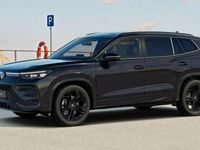 Neu VW Tayron R-line 177 PS (130 kW) 2026 Grenadillschwarz metallic SUV