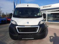 Gebraucht Peugeot Boxer 140 PS (102 kW) 2024 Lackierung weiss icy/deckende Van