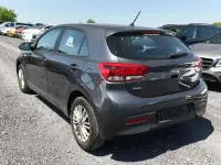 Gebraucht Kia Rio Edition 7 84 PS (61 kW) 2019 Platinim graphite metallic Limousine