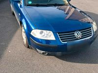 Gebraucht VW Passat 150 PS (110 kW) 2001 Blau Kombi