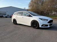 Gebraucht Ford Focus ST 250 PS (183 kW) 2017 Weiß Kombi
