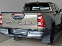 Gebraucht Toyota HiLux SR 204 PS (150 kW) 2023 Grün Pickup