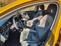 Gebraucht VW Golf VII Highline 150 PS (110 kW) 2018 Gold Limousine