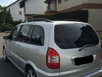 Gebraucht Opel Zafira Edition 147 PS (108 kW) 2004 Silber metallic Van / Kleinbus