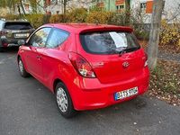Gebraucht Hyundai i20 Classic 86 PS (63 kW) 2012 Rot Kleinwagen