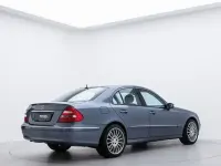 Używany Mercedes E500 306 KM (225 kW) 2004 Niebieski Sedan/Limuzyna