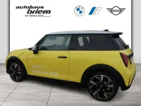 Nowe Mini Cooper S Classic 204 KM (150 kW) 2026 Żółty Hatchback
