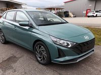 Neu Hyundai i20 Select 90 PS (66 kW) 2026 Grün metallic Kleinwagen