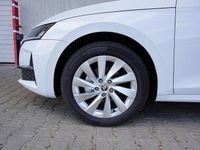 Neu Skoda Octavia 150 PS (110 kW) 2025 Moonweiss metallic Kombi