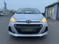 Gebraucht Hyundai i10 Classic 67 PS (49 kW) 2017 Sleek silver / met Kleinwagen