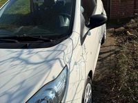 Gebraucht Ford Ka 115 PS (84 kW) 2014 Weiß Kleinwagen