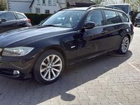 Gebraucht BMW 320 170 PS (125 kW) 2010 Schwarz Kombi