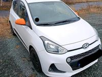 Gebraucht Hyundai i10 83 PS (61 kW) 2017 Weiß Kleinwagen