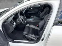 Gebraucht Volvo V60 Plus 398 PS (292 kW) 2022 Crystal white pearl / metallic Kombi