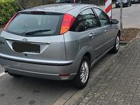 Usata Ford Focus 101 CV (74 kW) 2003 Argento Berlina