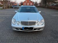 Gebraucht Mercedes E220 Classic 180 PS (132 kW) 2004 Silber Limousine