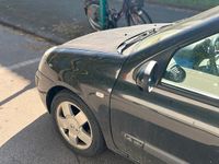 Gebraucht Renault Clio II 98 PS (72 kW) 2005 Schwarz Kleinwagen