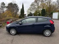 Gebraucht Ford Fiesta Trend 80 PS (58 kW) 2014 Blau Kleinwagen
