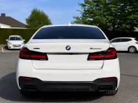 Używany BMW M550 Performance 530 KM (389 kW) 2021 Biały Sedan/Limuzyna