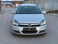 Gebraucht Opel Astra Edition 105 PS (77 kW) 2005 Starsilber iii m2 Kombi