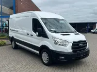 Gebraucht Ford Transit Trend 131 PS (96 kW) 2022 Weiß Van