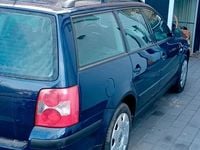 Gebraucht VW Passat 102 PS (75 kW) 2002 Blau Kombi