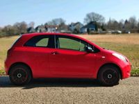 gebraucht Toyota Yaris 1.3 Benzin