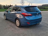 Gebraucht Hyundai i30 110 PS (80 kW) 2016 Blau Kombi
