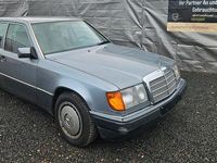 Gebraucht Mercedes 200 120 PS (88 kW) 1992 Blau Limousine