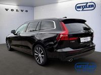 Gebraucht Volvo V60 Momentum 197 PS (144 kW) 2020 Onyx black / metallic Kombi
