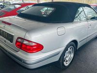 Gebraucht Mercedes CLK200 Elegance 136 PS (100 kW) 1999 Silber Cabrio
