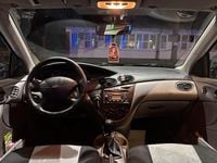 Gebraucht Ford Focus Ghia 101 PS (74 kW) 1999 Weiß Limousine