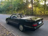 Gebraucht Mercedes E220 149 PS (109 kW) 1995 Schwarz Cabrio