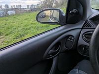 Używany Ford Focus 101 KM (74 kW) 2001 Szary Sedan/Limuzyna