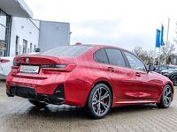 Gebraucht BMW 330 Comfort Edition 286 PS (210 kW) 2025 Rot Limousine