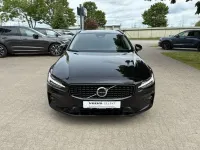 Gebraucht Volvo V60 Plus 197 PS (144 kW) 2025 Schwarz Kombi