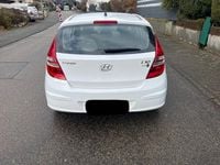 Gebraucht Hyundai i30 Edition 109 PS (80 kW) 2009 Weiß Limousine