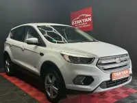 Gebraucht Ford Kuga Trend 150 PS (110 kW) 2017 Weiß SUV