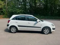 Gebraucht Kia Rio EX 97 PS (71 kW) 2009 Weiß Limousine