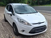 Gebraucht Ford Fiesta Titanium 82 PS (60 kW) 2010 Silber Limousine
