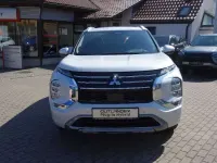 Gebraucht Mitsubishi Outlander P-HEV Top 306 PS (225 kW) 2025 Titanweiß SUV